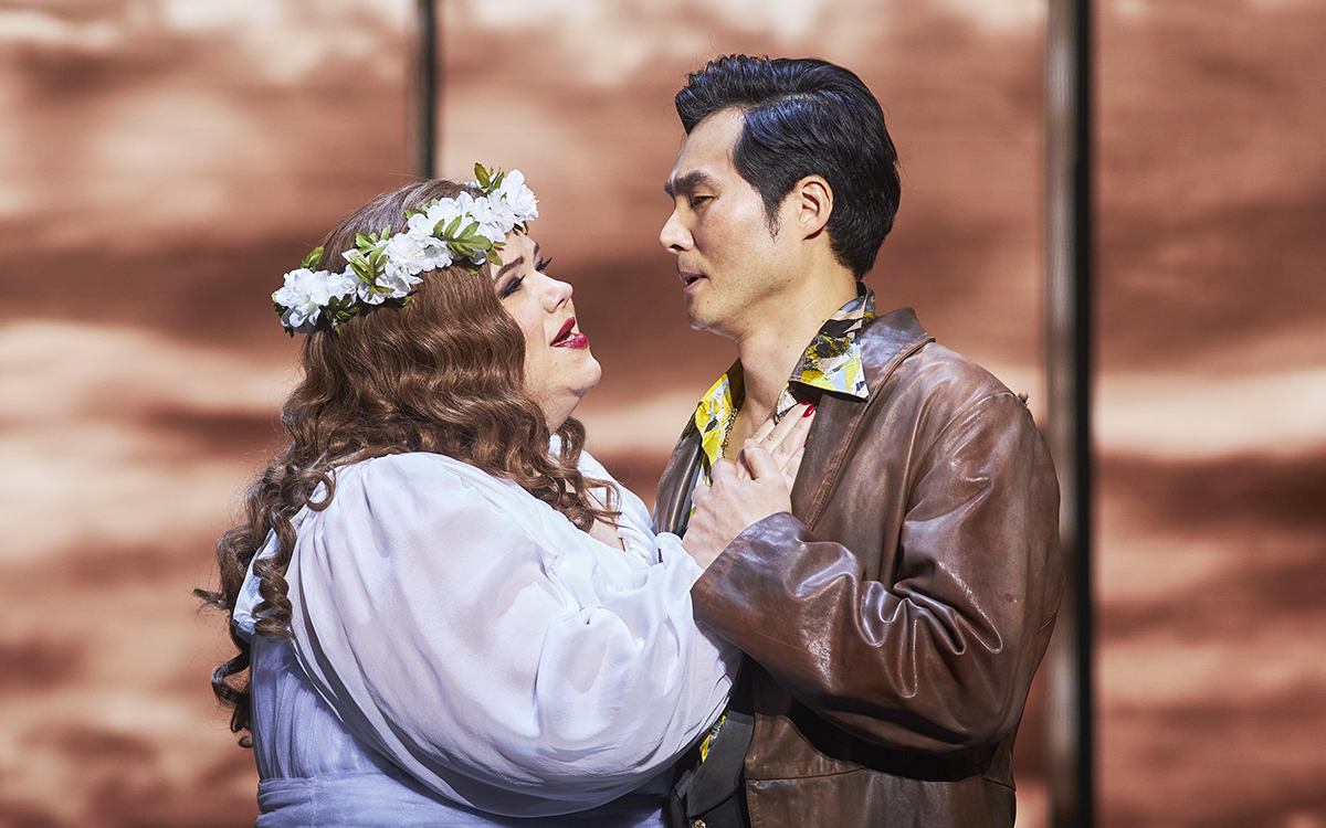 Leah Crocetto as Leonora and Yonghoon Lee as Manrico in Opera Australia’s 2022 production of <em>Il Trovatore</em> (photo credit: Keith Saunders)